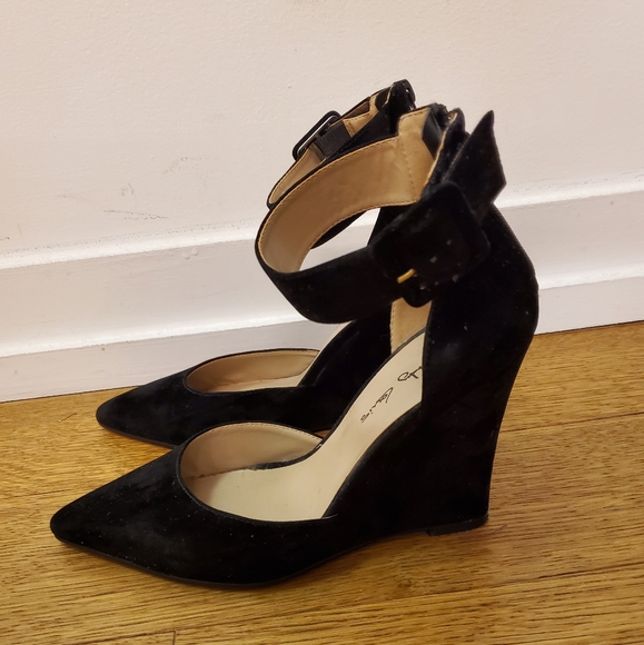 Heels - Picture 2 of 4